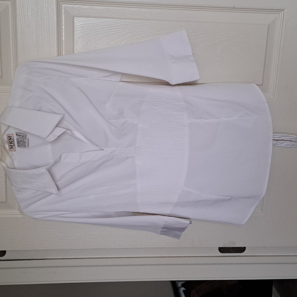 Nwot Deep V Blouse - Picture 2 of 5